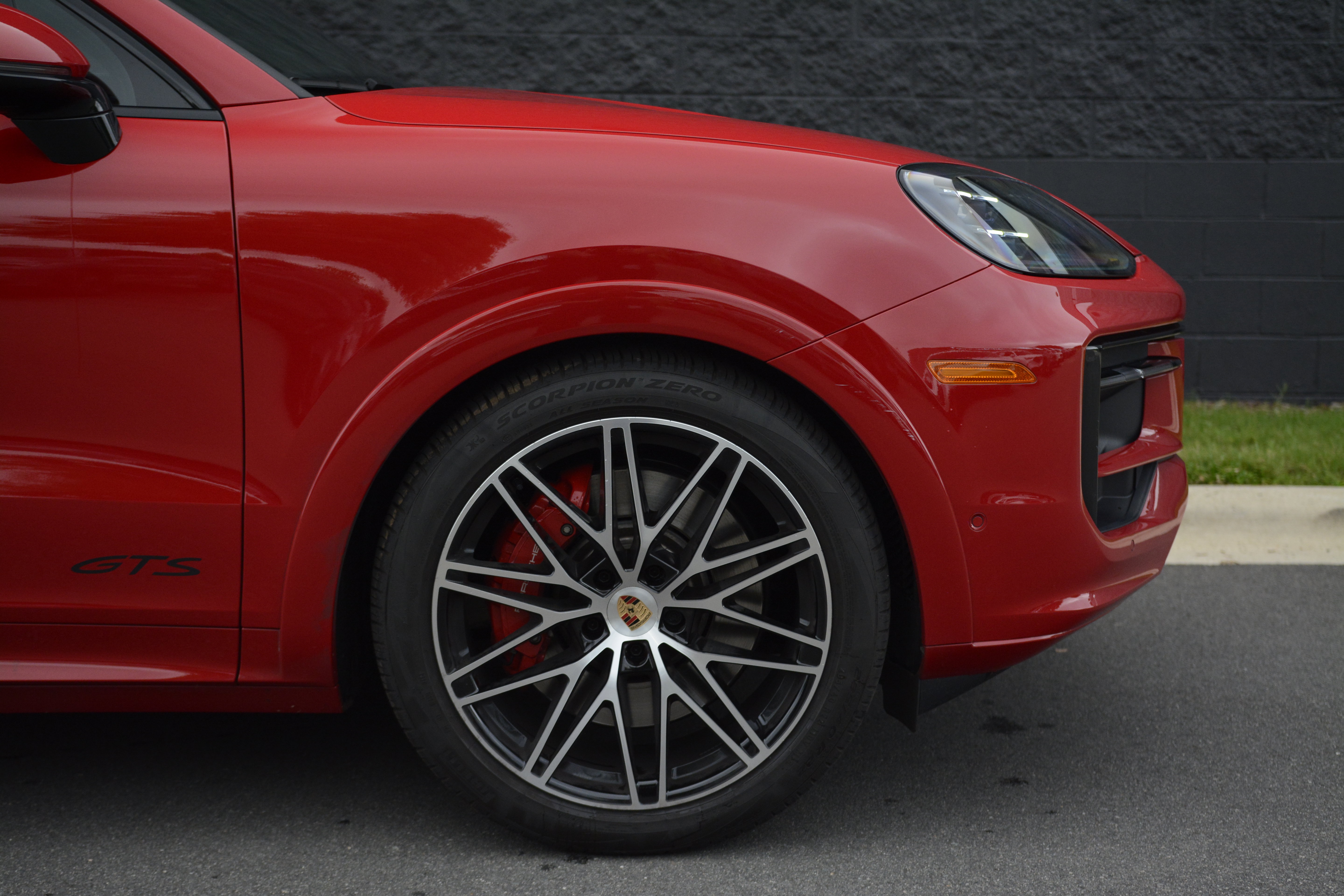 Certified 2025 Porsche Cayenne GTS AWD/4WD image 43