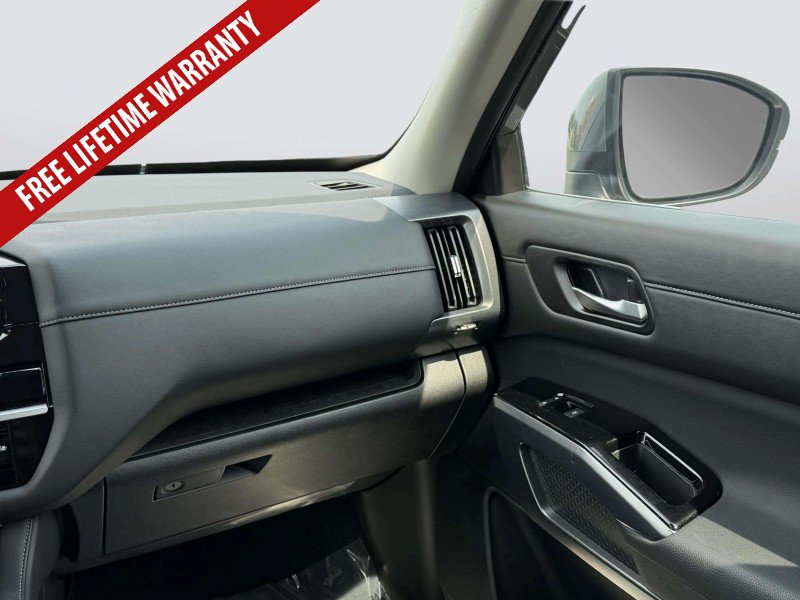 Used 2025 Nissan Pathfinder SL w/ Cargo Package AWD/4WD image 19