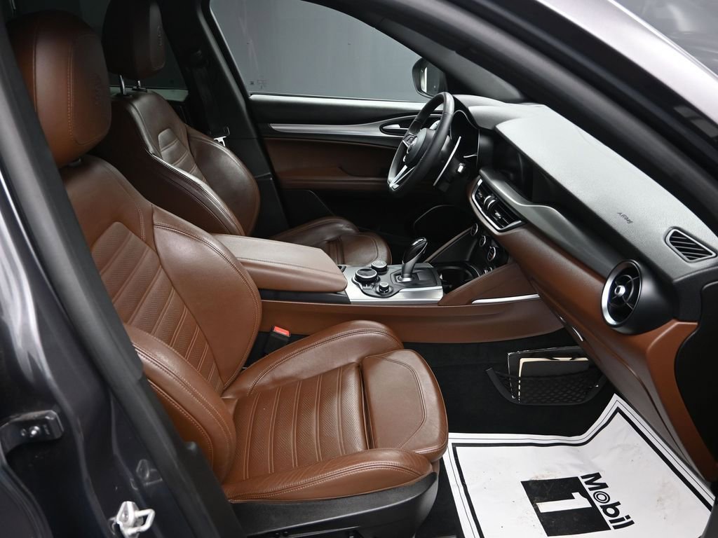 Used 2018 Alfa Romeo Stelvio Ti Sport image 39