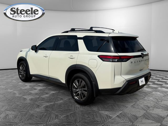 Used 2023 Nissan Pathfinder SV FWD image 3
