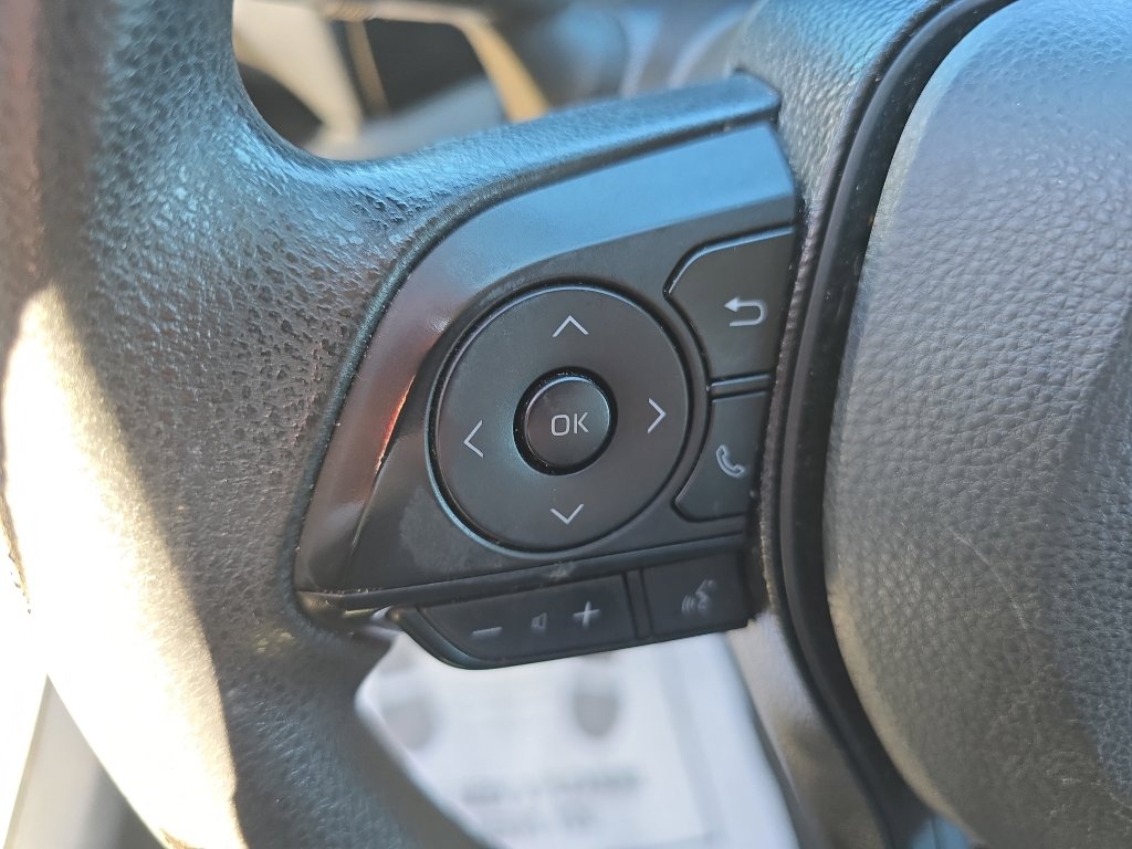Used 2021 Toyota RAV4 XLE image 22
