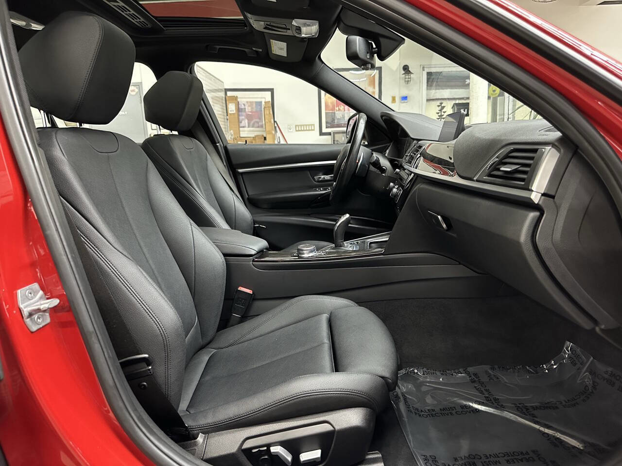 Used 2018 BMW 330i xDrive 330i xDrive AWD 4dr Sedan image 17