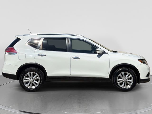 Used 2016 Nissan Rogue SV w/ SV Premium Package AWD/4WD image 2