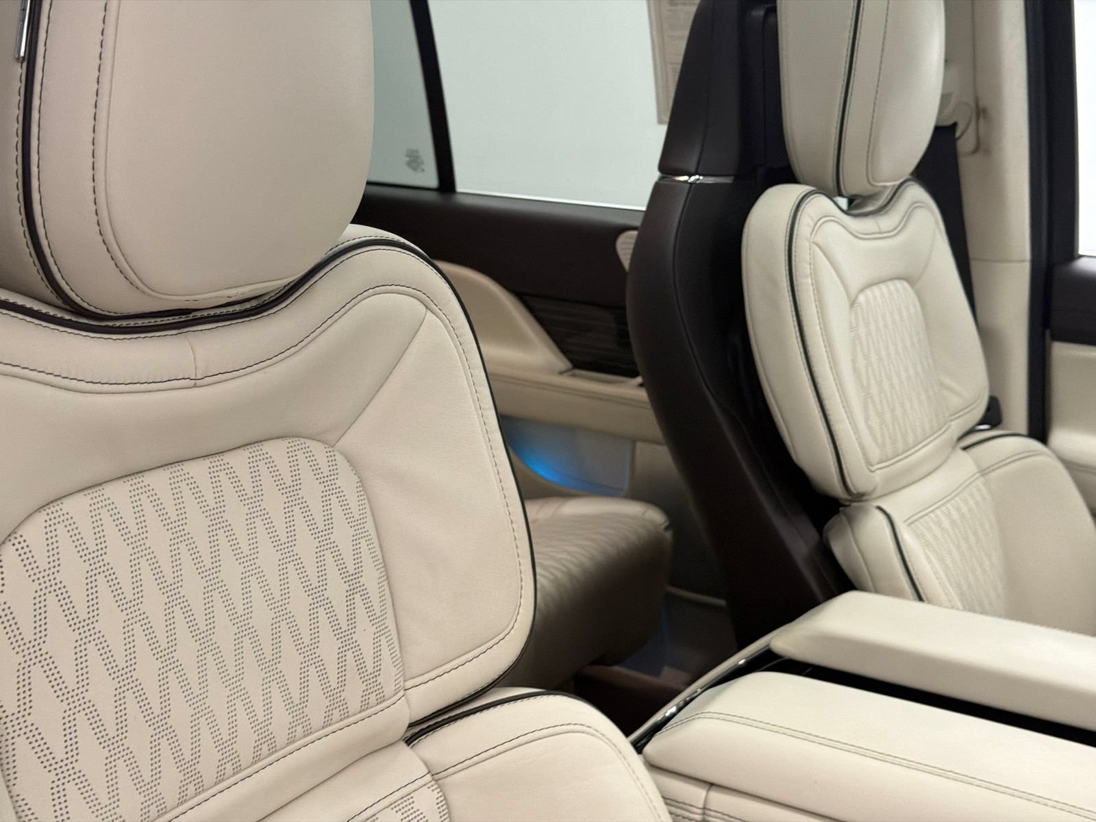 Certified 2023 Lincoln Navigator Black Label AWD/4WD image 11