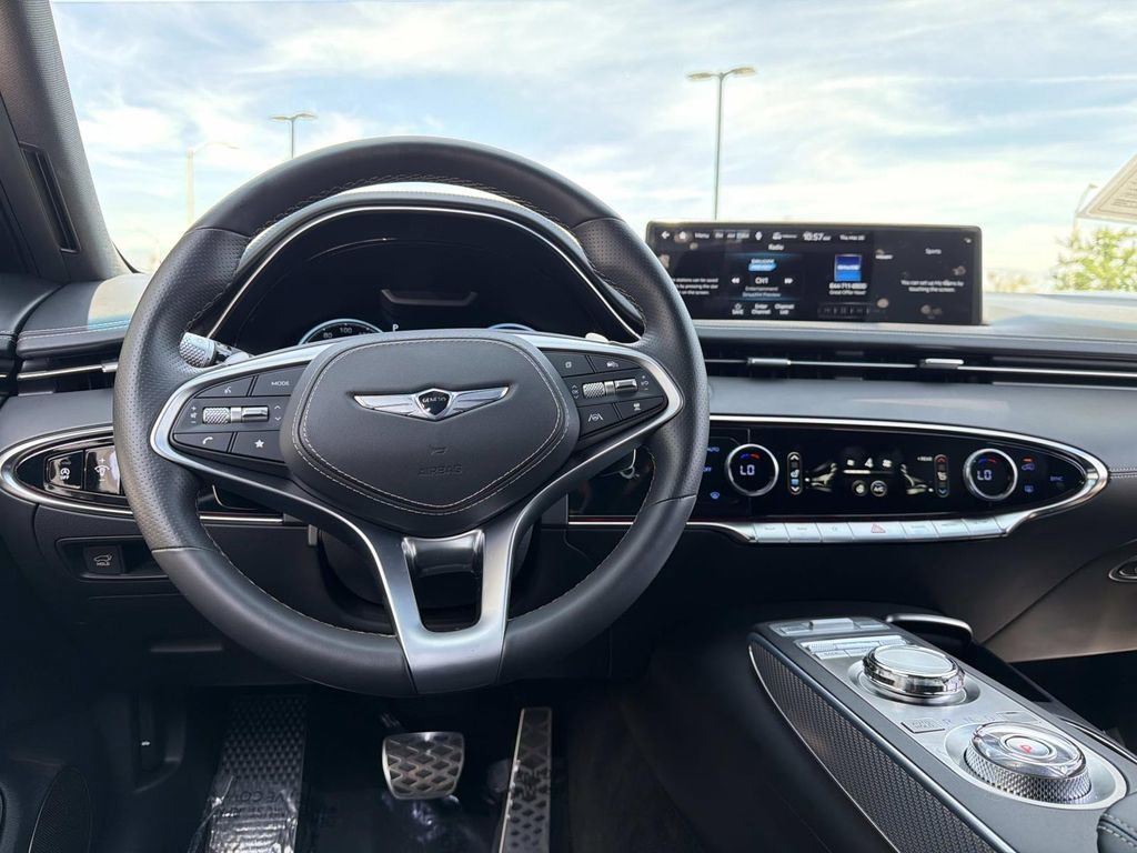 Used 2023 Genesis GV70 2.5T Sport Prestige w/ Sport Prestige Package image 8