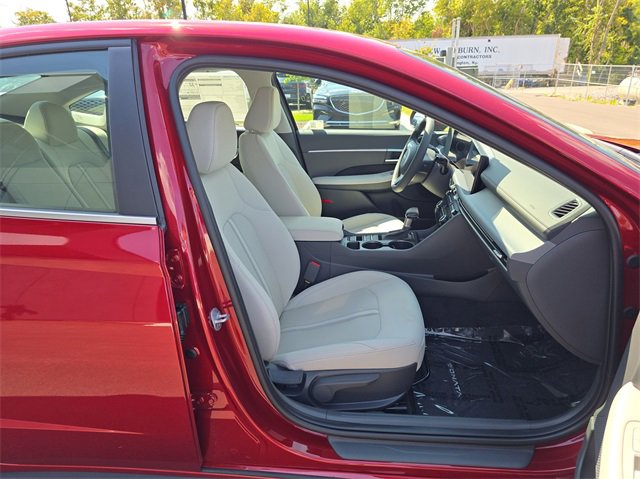 Certified 2025 Hyundai Sonata SE image 23