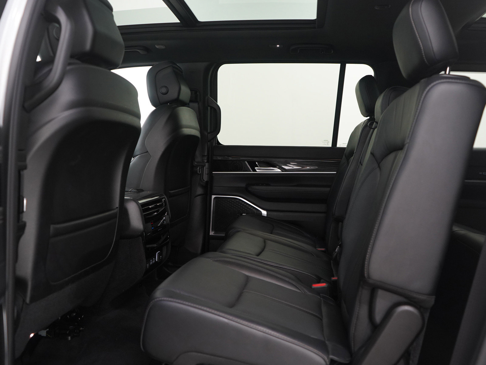 Used 2022 Jeep Wagoneer Series II w/ Premium Group I image 19