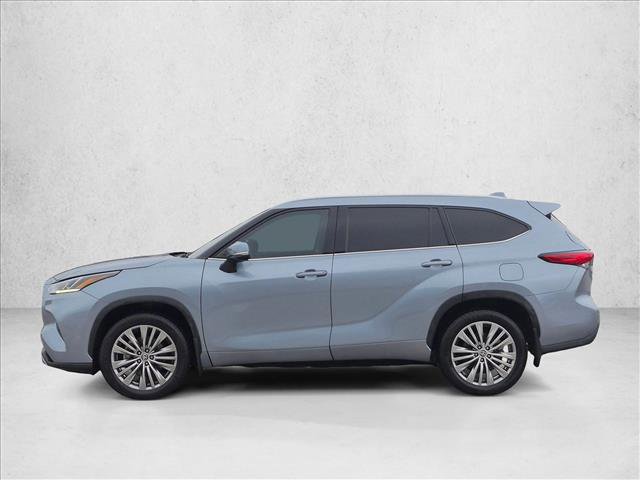 Used 2023 Toyota Highlander Platinum FWD image 8