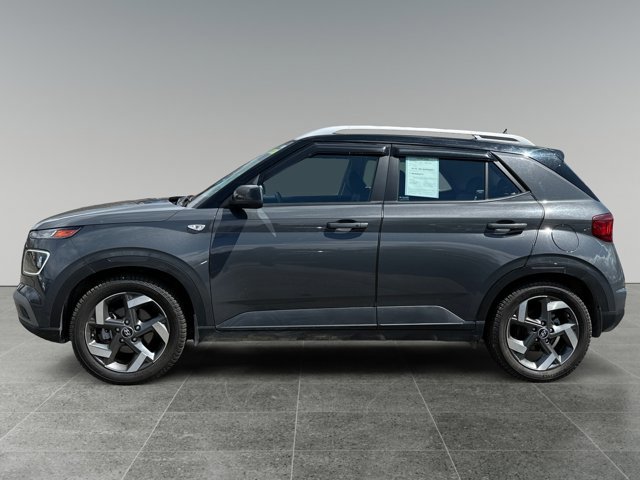 Used 2023 Hyundai Venue Limited w/ Cargo Package image 2