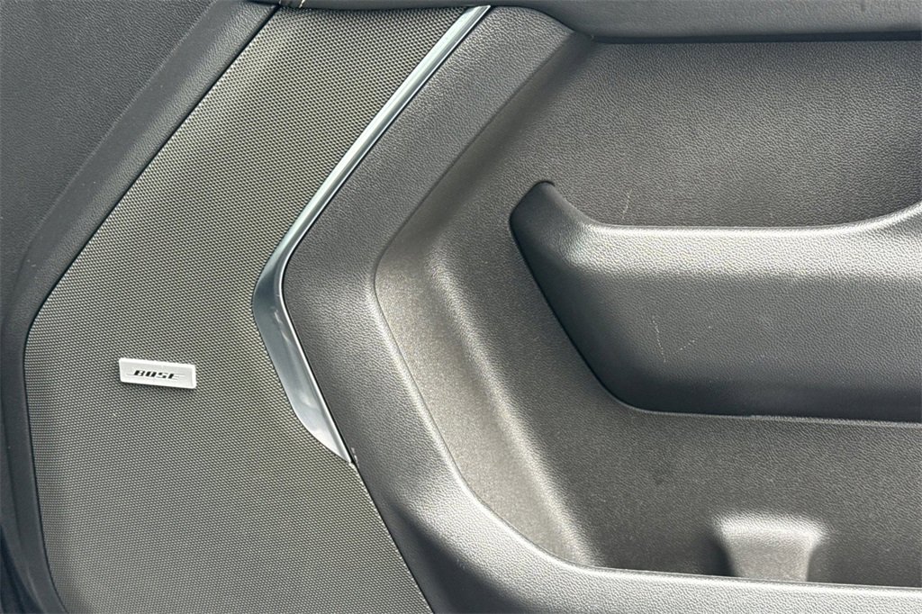 Used 2025 GMC Yukon Elevation image 26