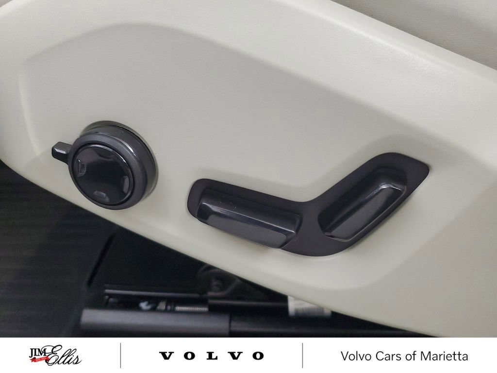 Used 2026 Volvo XC60 B5 Ultra w/ Protection Package Premier image 22