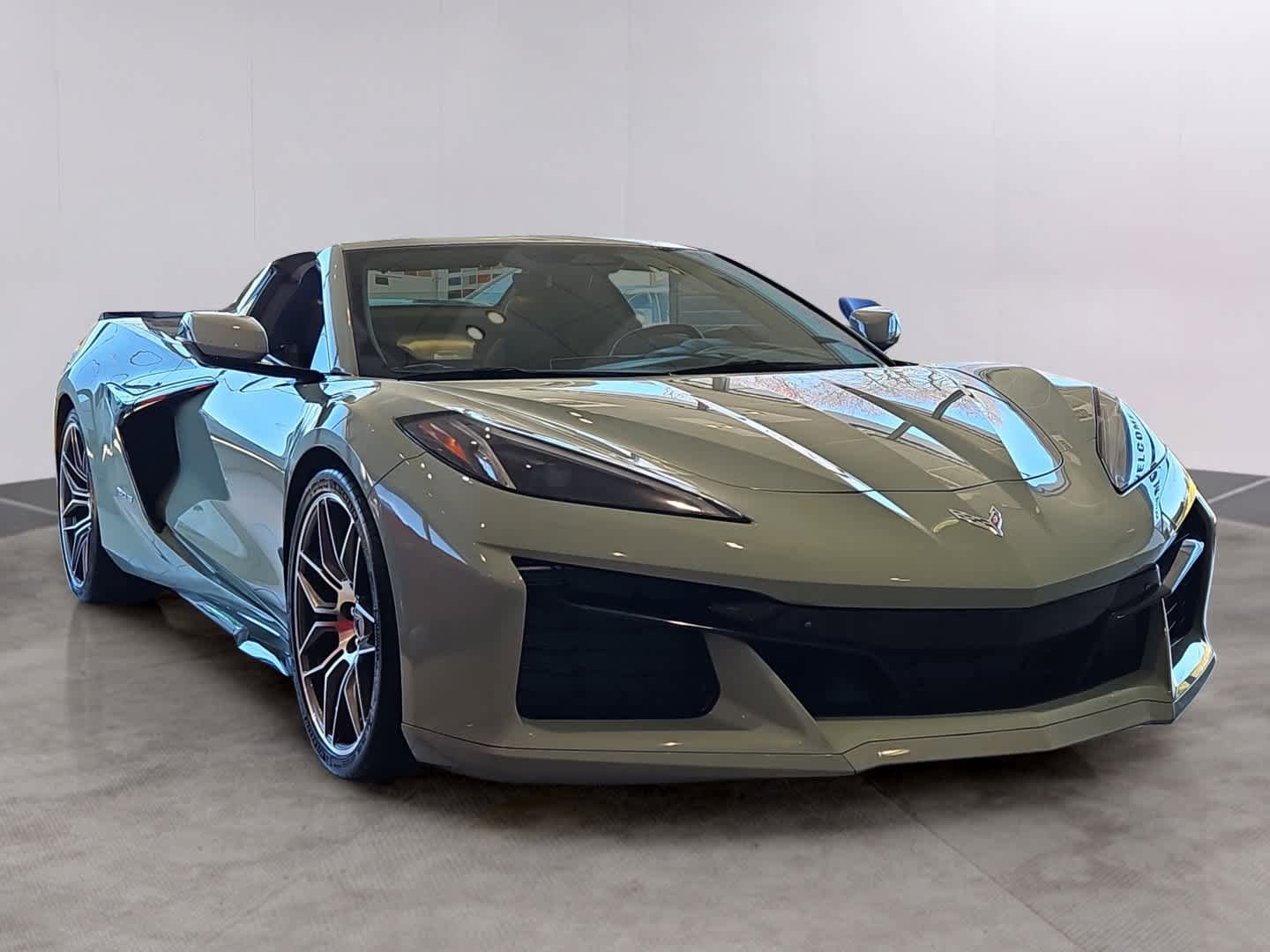 Used 2024 Chevrolet Corvette Z06 w/ Chrome Exterior Badge Package RWD image 3