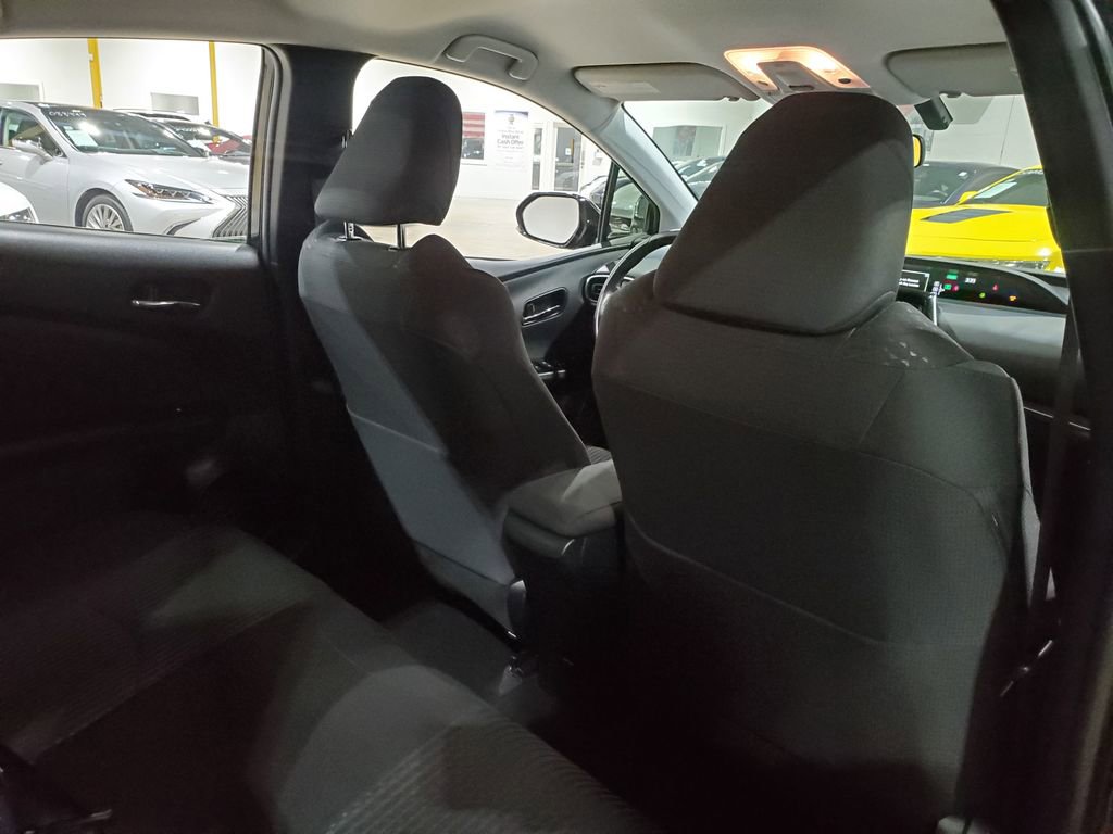 Used 2016 Toyota Prius Three image 20