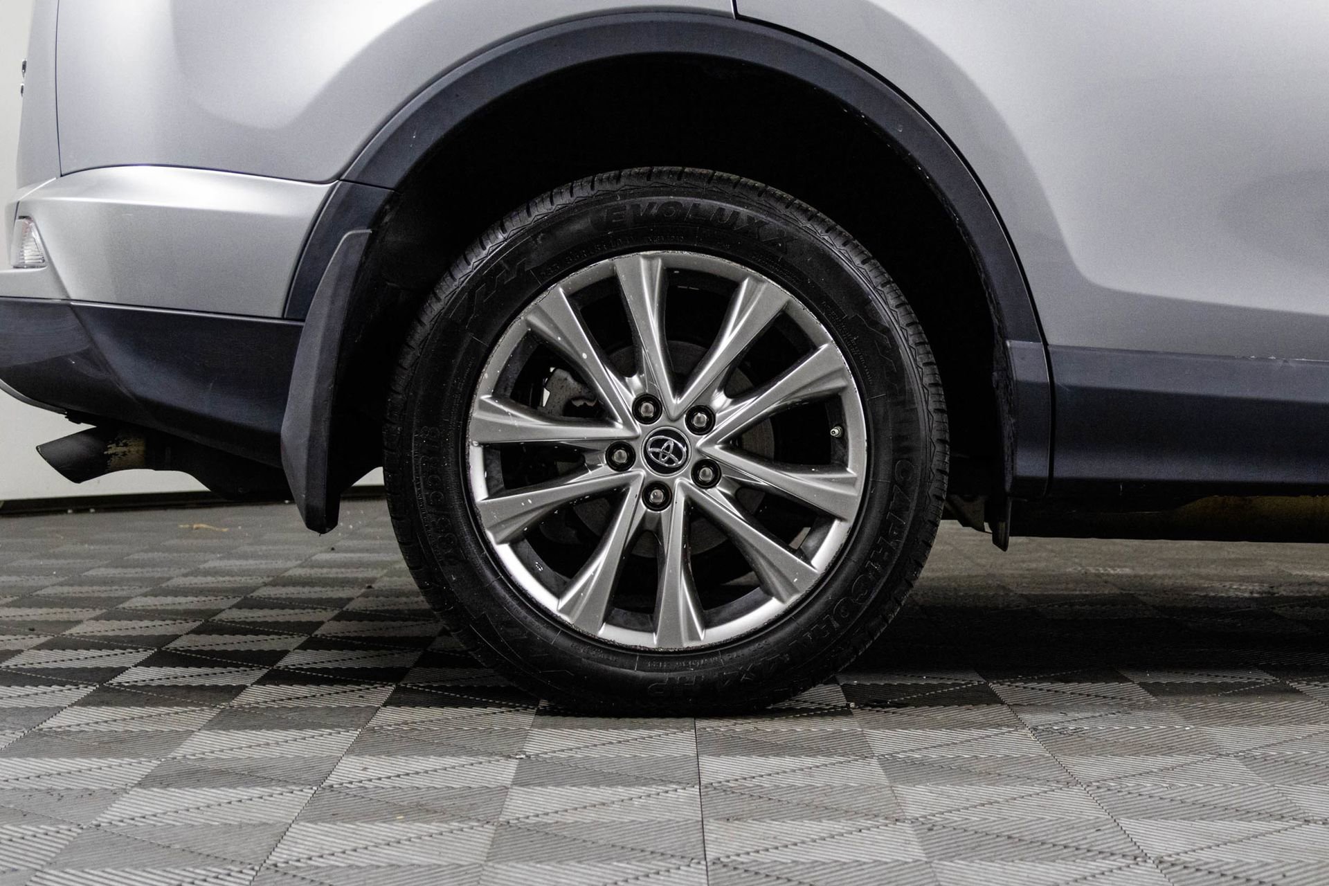 Used 2018 Toyota RAV4 Limited w/ All Weather Liner Package image 43