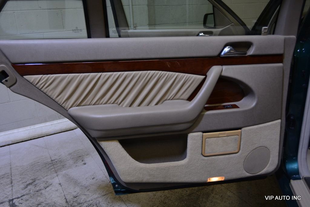 Used 1998 Mercedes-Benz S 320 image 9