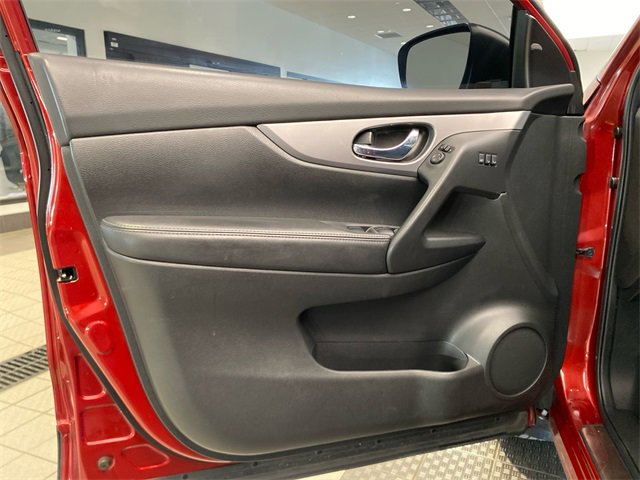 Used 2020 Nissan Rogue Sport SL w/ Premium Package image 14