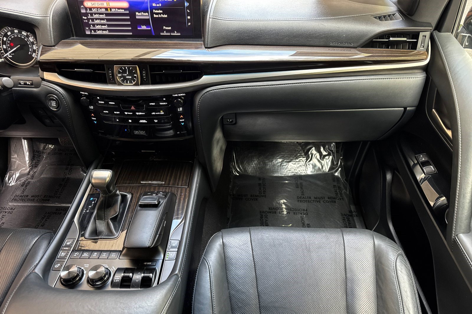 Used 2020 Lexus LX 570 4WD w/ Sport Package image 36
