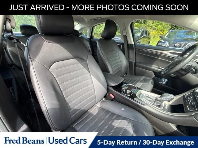 Used 2016 Ford Fusion SE w/ Equipment Group 202A AWD/4WD image 13