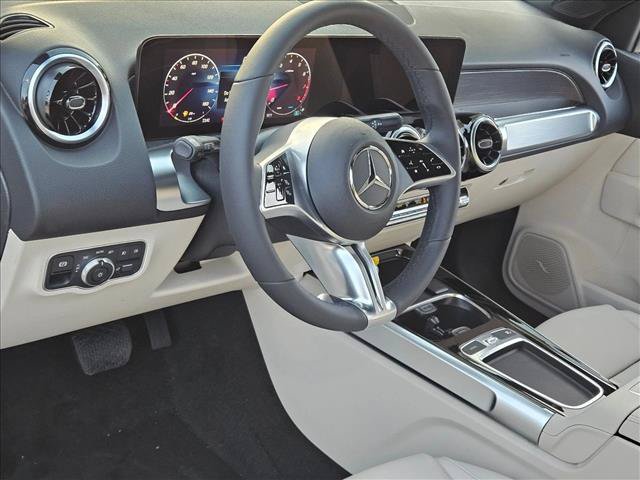 New 2026 Mercedes-Benz GLB 250 image 3