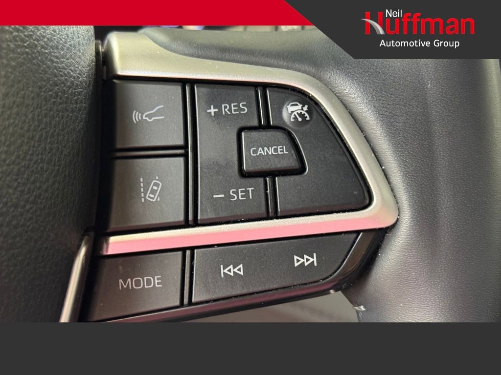 Used 2022 Toyota Highlander Limited AWD/4WD image 35