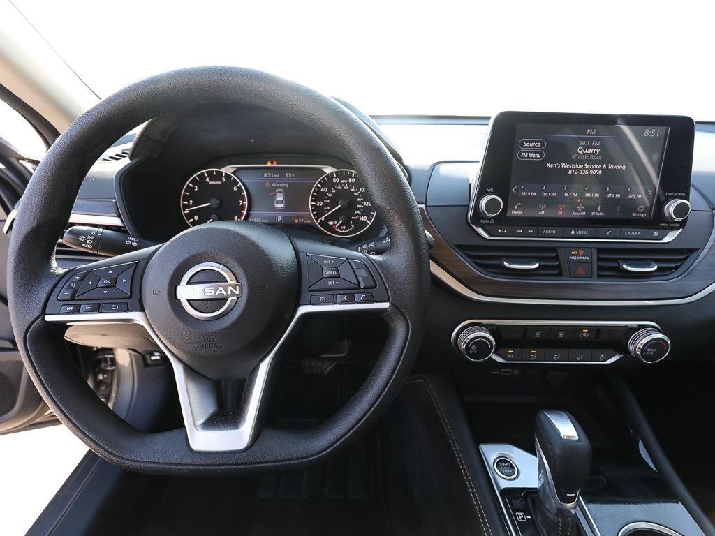 Used 2023 Nissan Altima 2.5 SV FWD image 14