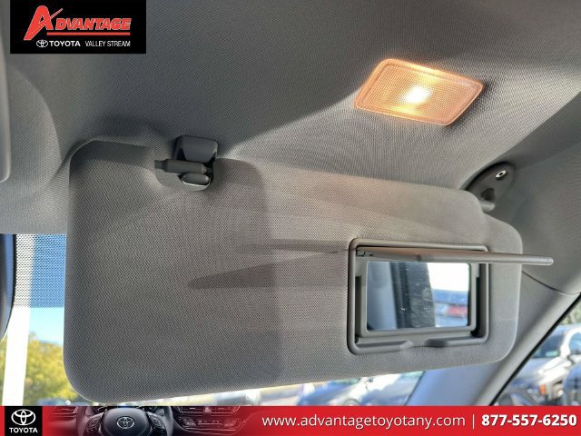 Used 2023 Toyota Highlander LE AWD/4WD image 38