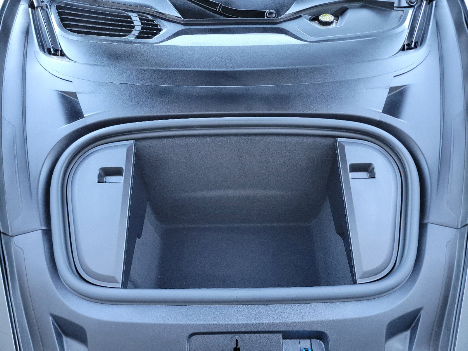 New 2025 Porsche Taycan 4S image 30