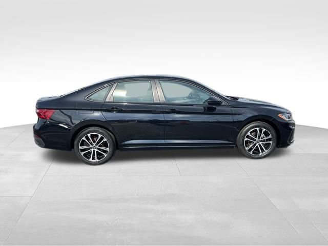 Used 2025 Volkswagen Jetta Sport image 8