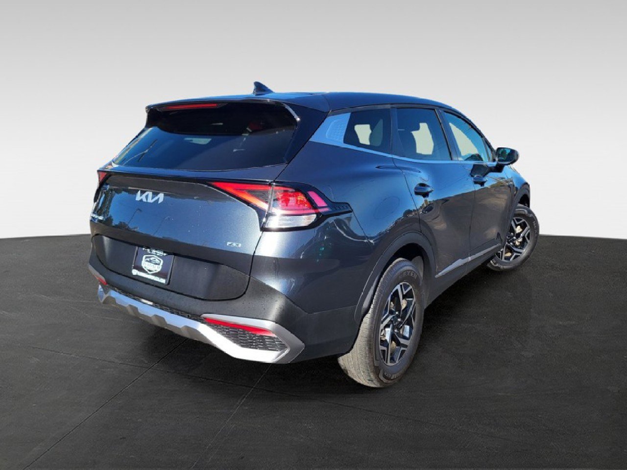 Used 2024 Kia Sportage LX image 4