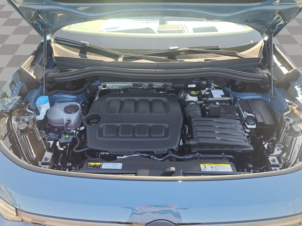 New 2025 Volkswagen Tiguan SE R-Line image 19