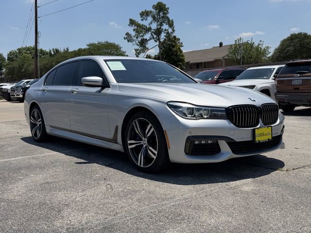 Used 2019 BMW 740i w/ Executive Package RWD image 2