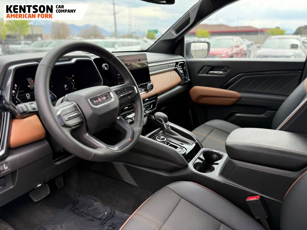 Used 2025 GMC Canyon AT4 image 32