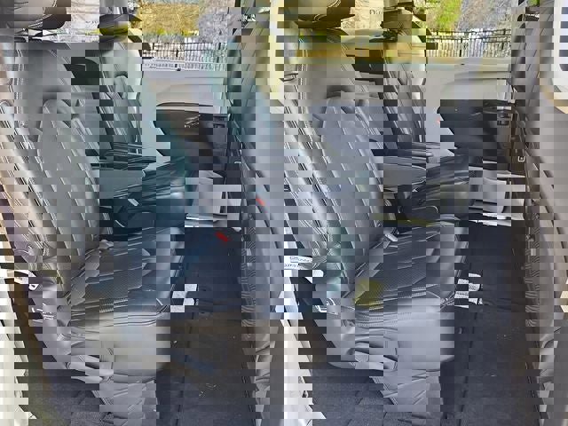 Used 2024 Chrysler Pacifica Touring-L image 10