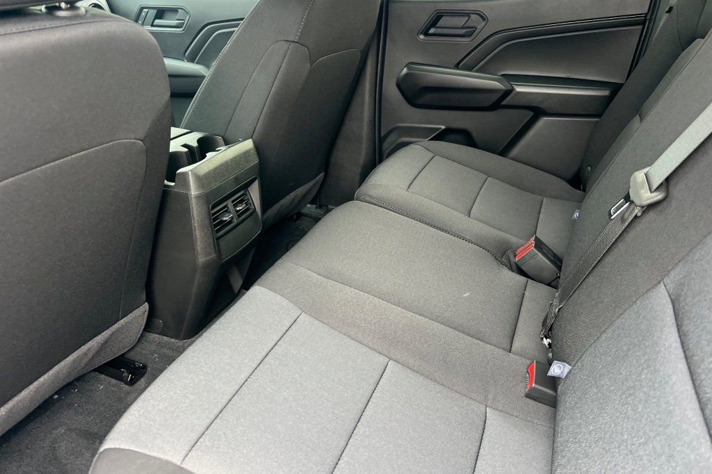 New 2026 Chevrolet Colorado W/T AWD/4WD image 9