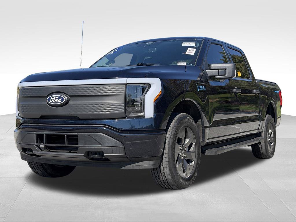Used 2024 Ford F150 Lightning XLT AWD/4WD image 7