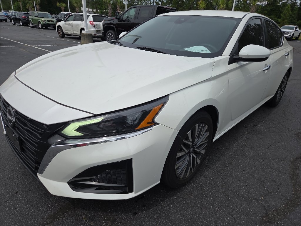 Used 2023 Nissan Altima 2.5 SV