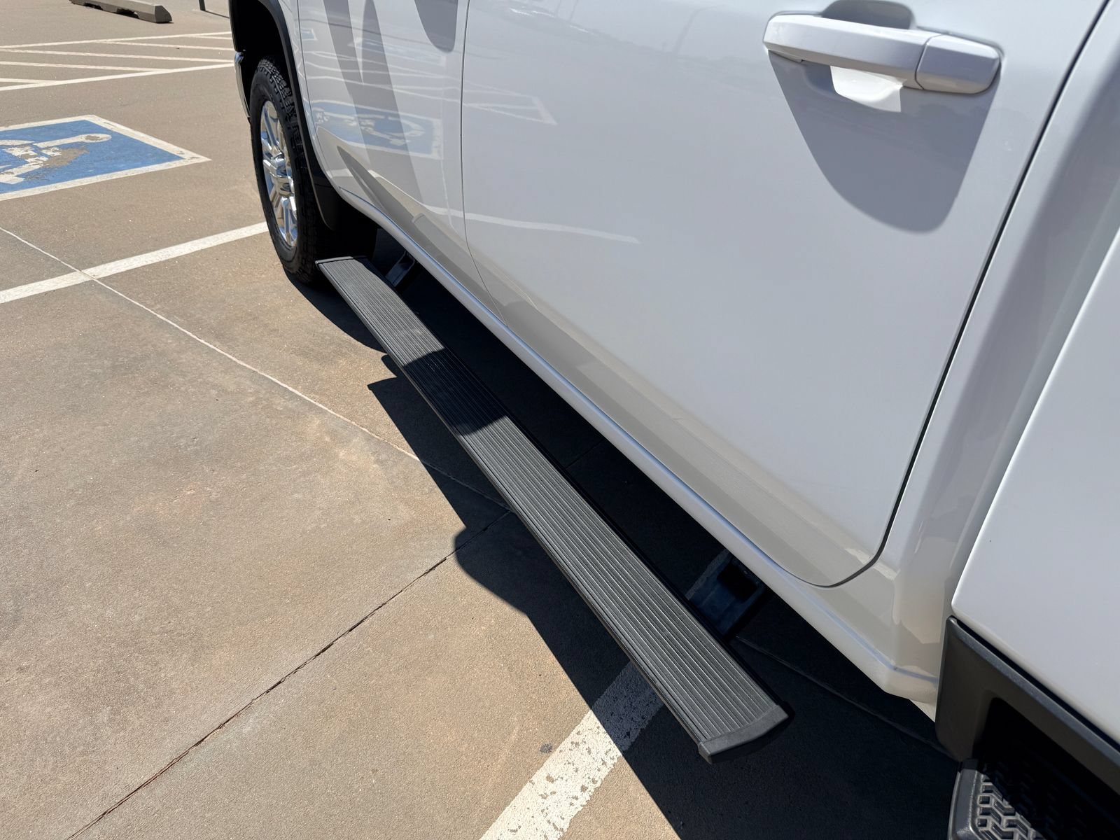 Used 2024 Chevrolet Silverado 2500 LT AWD/4WD image 10