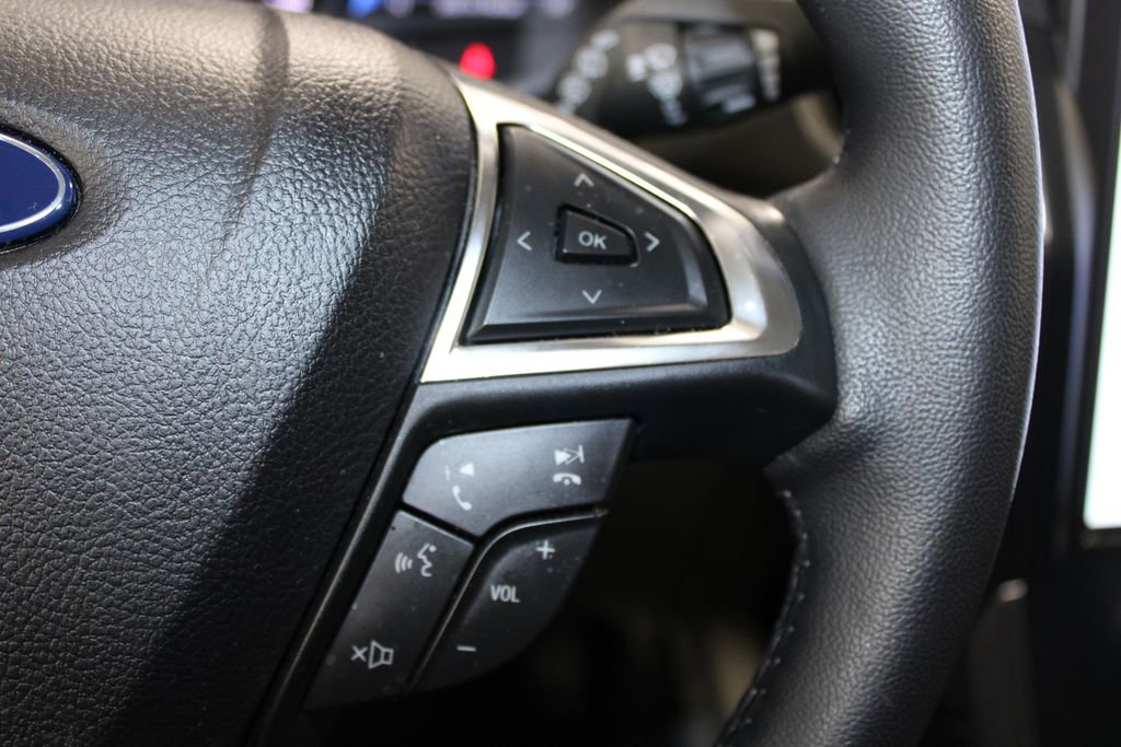 Used 2022 Ford Edge SE w/ Black Appearance Package image 22