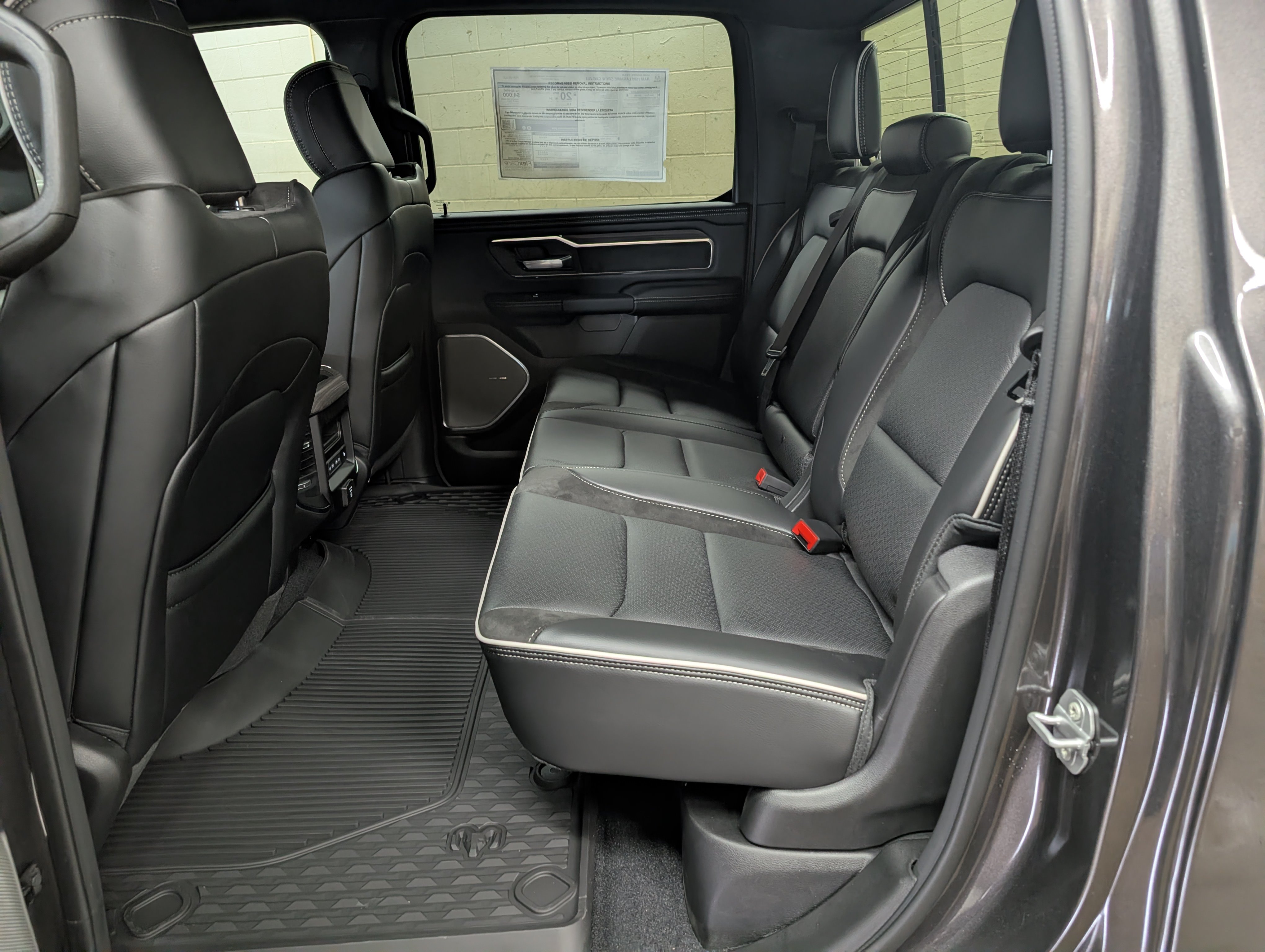 New 2026 RAM 1500 Laramie AWD/4WD image 4