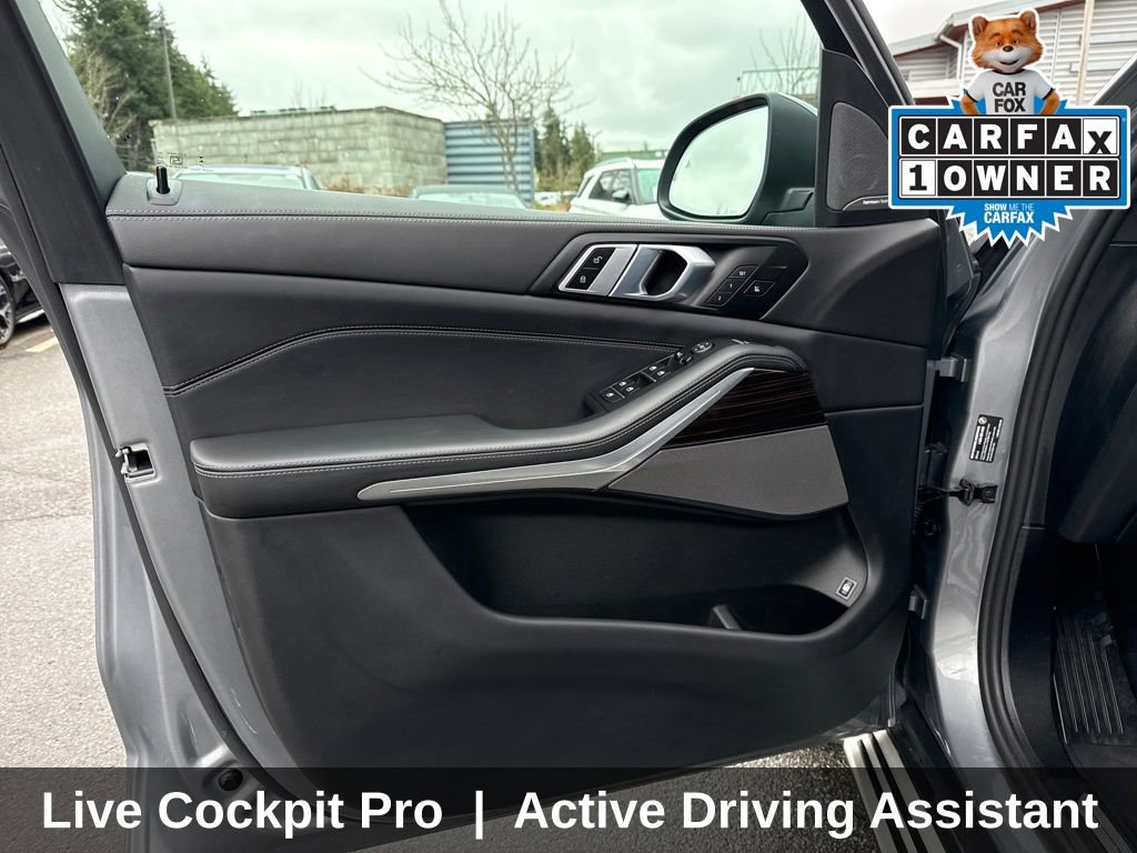 Used 2025 BMW X5 xDrive50e image 13