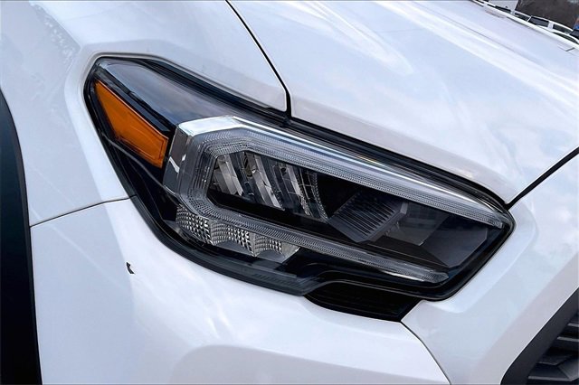 Used 2022 Toyota Tacoma TRD Off-Road image 28