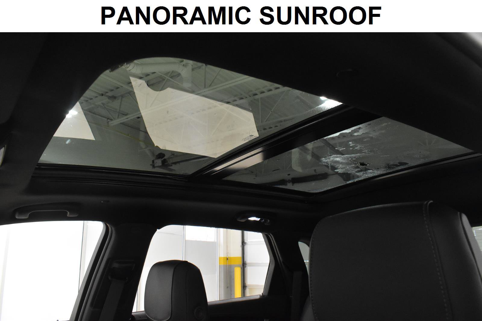 Used 2025 Cadillac XT5 Premium Luxury w/ LPO, Floor Liner Package FWD image 5