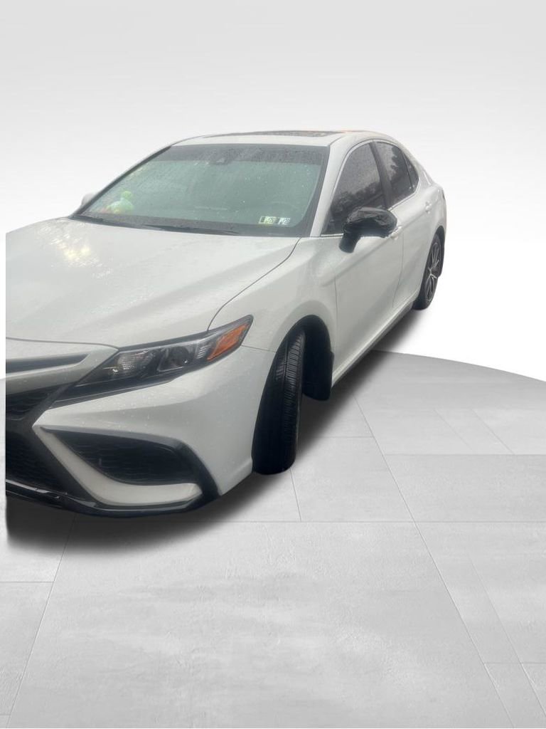 Used 2022 Toyota Camry SE w/ Cold Weather Package image 25