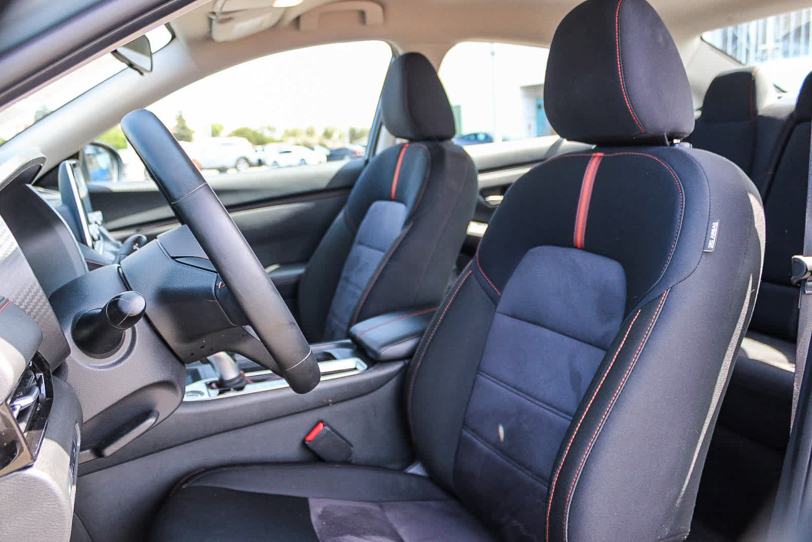 Used 2025 Nissan Sentra SR w/ Midnight Edition FWD image 17