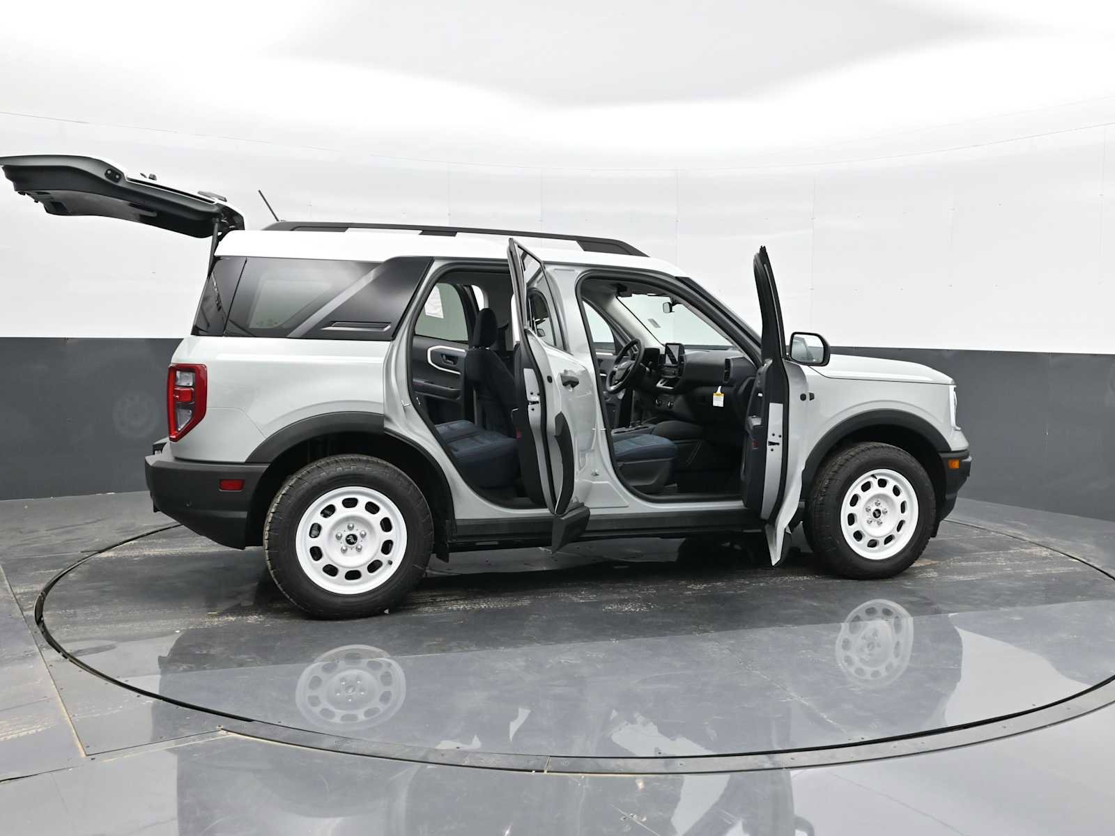 New 2024 Ford Bronco Sport Heritage w/ Heritage Convenience Package image 35