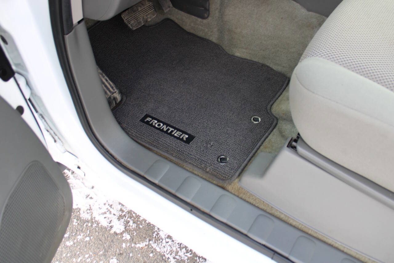 Used 2016 Nissan Frontier SV w/ SV Value Truck Package image 21