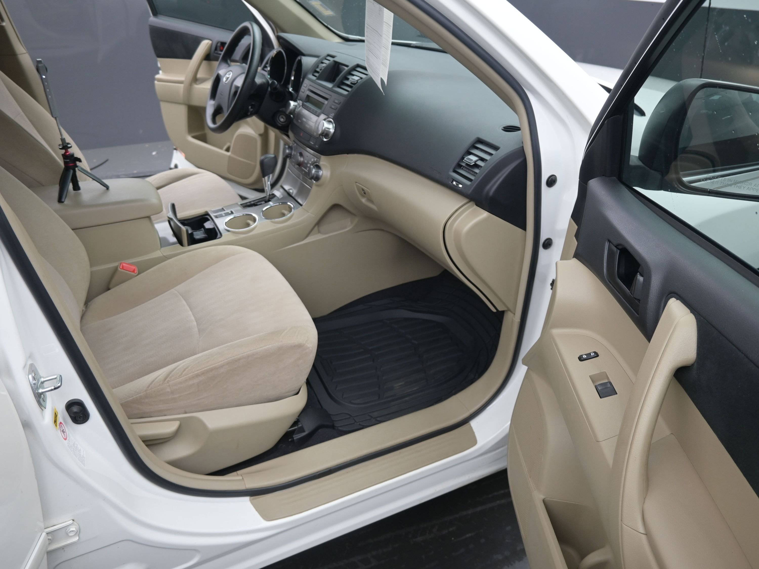 Used 2011 Toyota Highlander 2WD image 18