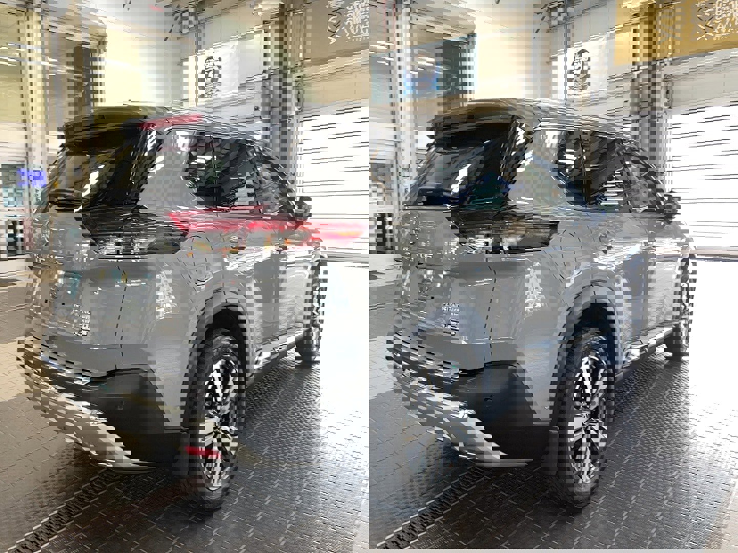 Used 2023 Nissan Rogue Platinum w/ Platinum Premium Package image 23