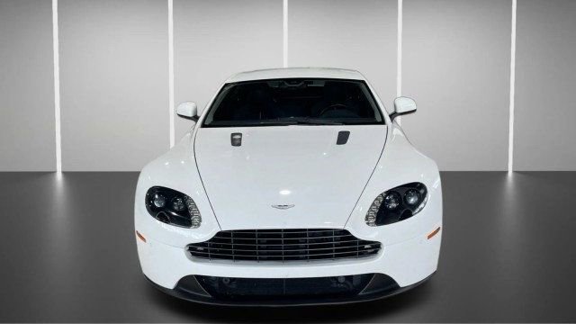 Used 2015 Aston Martin V8 Vantage GT image 2