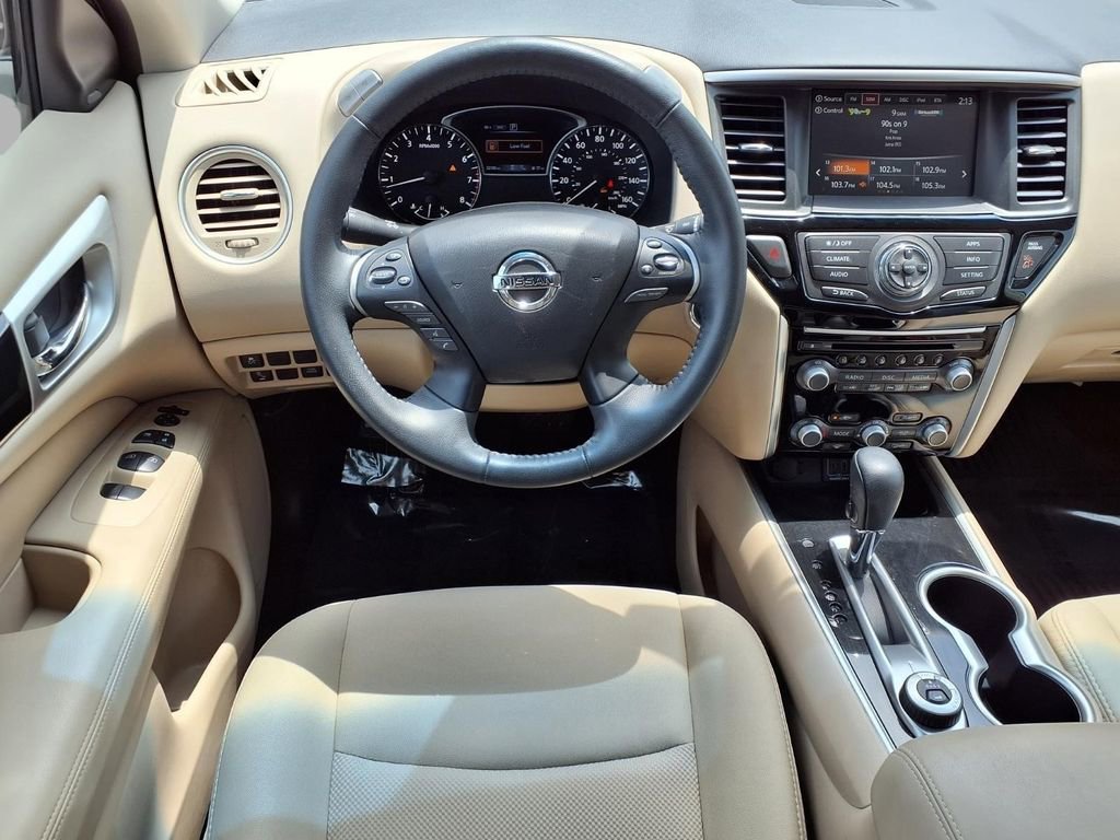 Used 2020 Nissan Pathfinder SV AWD/4WD image 4